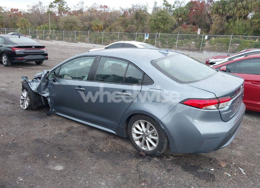 Photo 3 of 2022 Toyota Corolla LE (VIN 5YFVPMAE9NP378897)