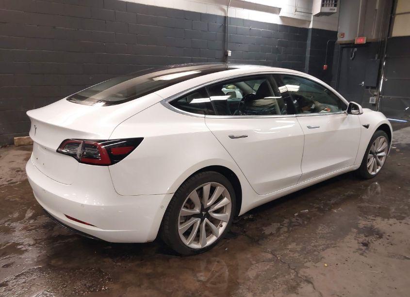 Photo 4 of 2018 Tesla Model 3 LONG RANGE/MID RANGE (VIN 5YJ3E1EA0JF025358)