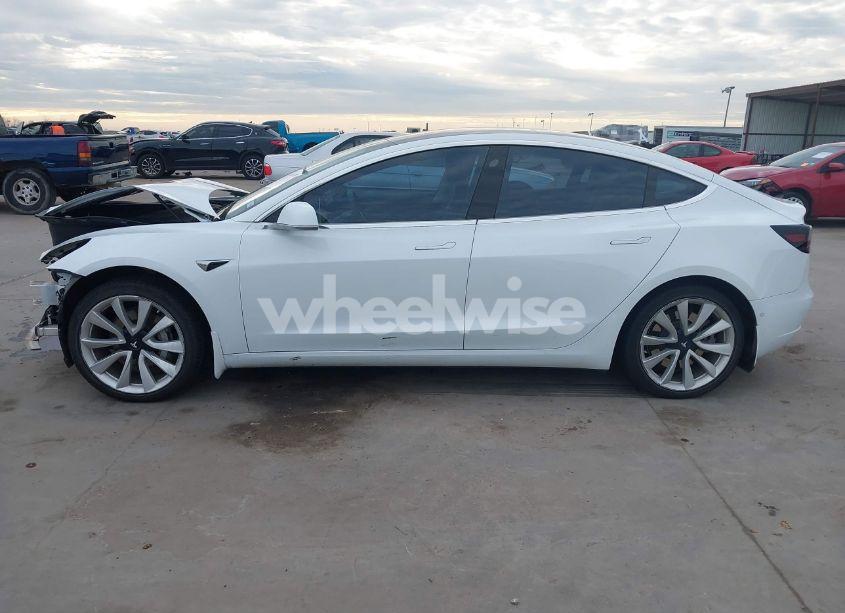 Photo 15 of 2018 Tesla Model 3 LONG RANGE/MID RANGE (VIN 5YJ3E1EA0JF118400)