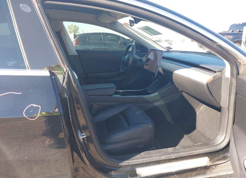 Photo 5 of 2018 Tesla Model 3 LONG RANGE/MID RANGE (VIN 5YJ3E1EA0JF157441)