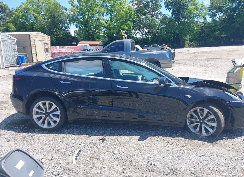 Photo 13 of 2018 Tesla Model 3 LONG RANGE/MID RANGE (VIN 5YJ3E1EA0JF176281)