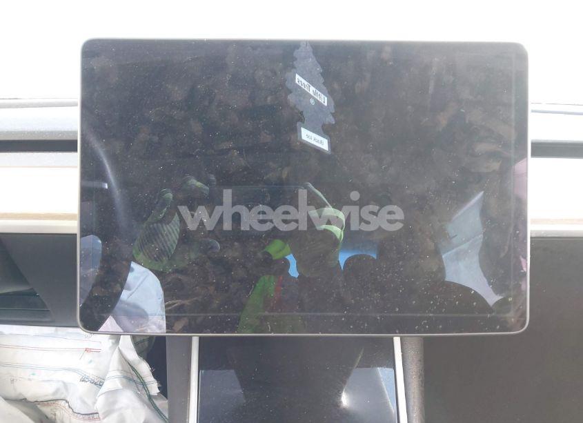 Photo 14 of 2020 Tesla Model 3 STANDARD RANGE PLUS REAR-WHEEL DRIVE/STANDARD RANGE REAR-WHEEL DRIVE (VIN 5YJ3E1EA0LF739011)