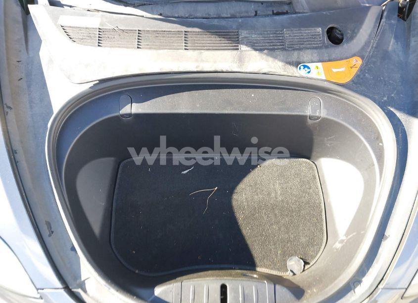 Photo 10 of 2018 Tesla Model 3 LONG RANGE/MID RANGE (VIN 5YJ3E1EA1JF023991)