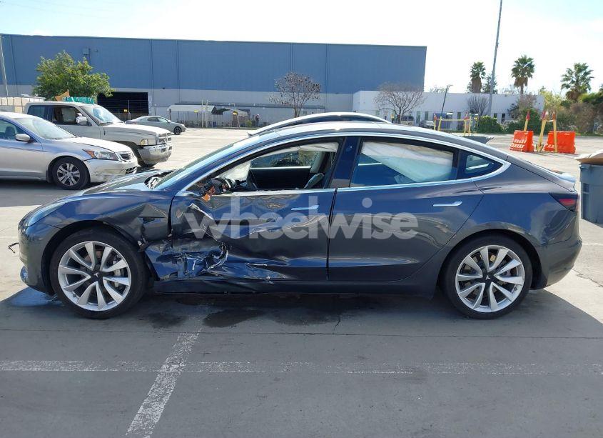 Photo 14 of 2018 Tesla Model 3 LONG RANGE/MID RANGE (VIN 5YJ3E1EA1JF023991)
