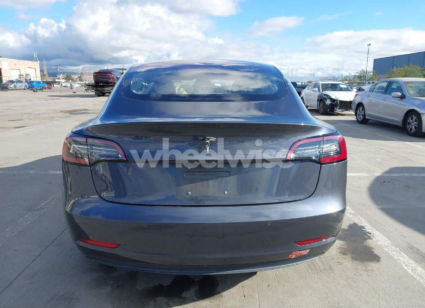 Photo 16 of 2018 Tesla Model 3 LONG RANGE/MID RANGE (VIN 5YJ3E1EA1JF023991)