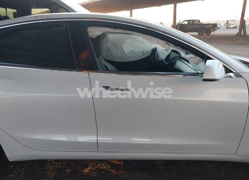 Photo 12 of 2018 Tesla Model 3 LONG RANGE/MID RANGE (VIN 5YJ3E1EA1JF058644)