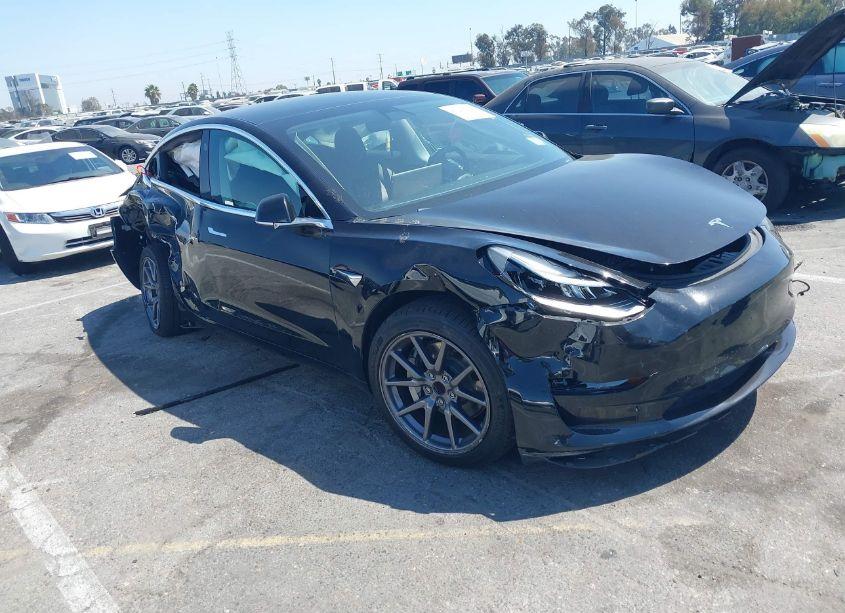 2019 Tesla Model 3 LONG RANGE/MID RANGE/STANDARD RANGE/STANDARD RANGE PLUS (VIN 5YJ3E1EA1KF395767) main photo