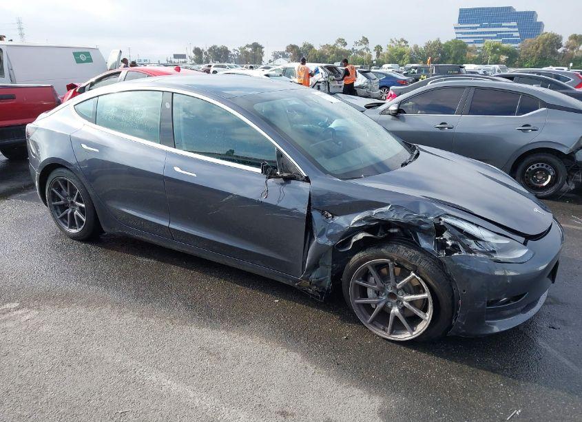 2020 Tesla Model 3 STANDARD RANGE PLUS REAR-WHEEL DRIVE/STANDARD RANGE REAR-WHEEL DRIVE (VIN 5YJ3E1EA1LF796740) main photo