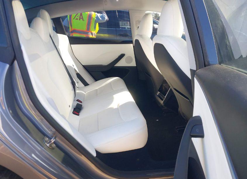 Photo 8 of 2024 Tesla Model 3 REAR-WHEEL DRIVE (VIN 5YJ3E1EA1RF863345)