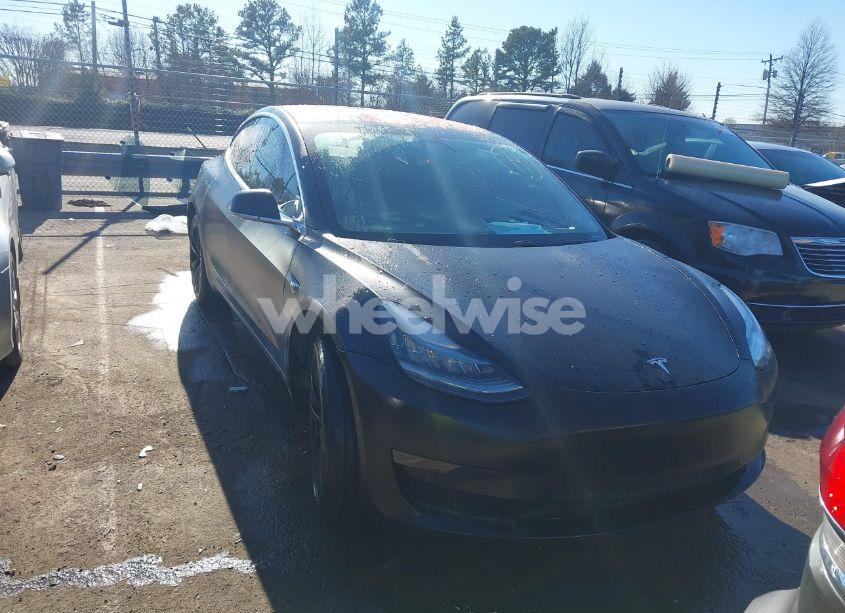Photo 13 of 2018 Tesla Model 3 LONG RANGE/MID RANGE (VIN 5YJ3E1EA2JF009324)