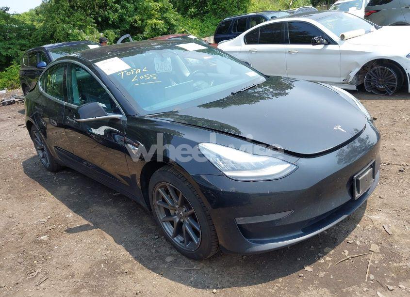 2018 Tesla Model 3 LONG RANGE/MID RANGE (VIN 5YJ3E1EA2JF021098) main photo