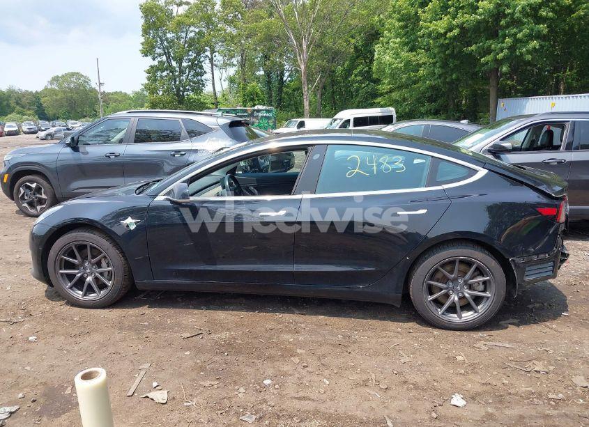Photo 14 of 2018 Tesla Model 3 LONG RANGE/MID RANGE (VIN 5YJ3E1EA2JF021098)