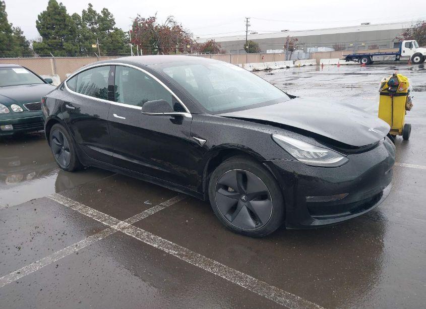 2018 Tesla Model 3 LONG RANGE/MID RANGE (VIN 5YJ3E1EA2JF152077) main photo