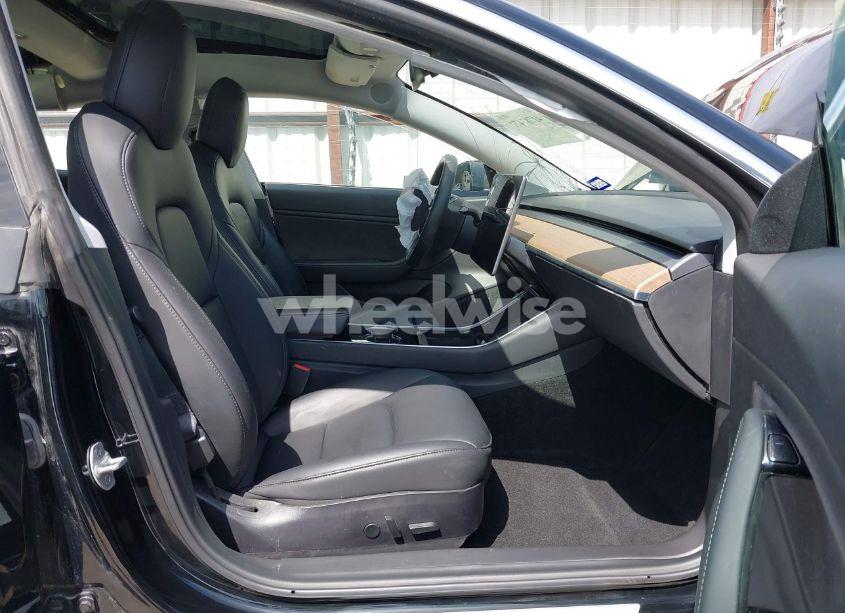 Photo 5 of 2018 Tesla Model 3 (VIN 5YJ3E1EA2JF152709)