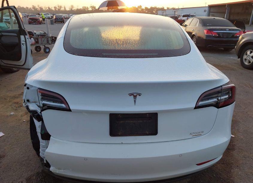 Photo 16 of 2020 Tesla Model 3 STANDARD RANGE PLUS REAR-WHEEL DRIVE/STANDARD RANGE REAR-WHEEL DRIVE (VIN 5YJ3E1EA2LF615211)
