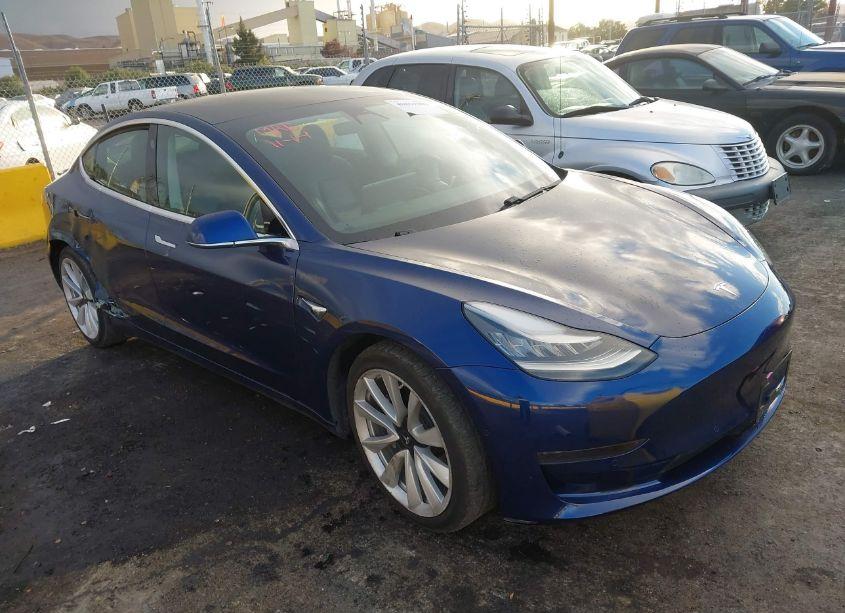 2020 Tesla Model 3 STANDARD RANGE PLUS REAR-WHEEL DRIVE/STANDARD RANGE REAR-WHEEL DRIVE (VIN 5YJ3E1EA2LF807941) main photo