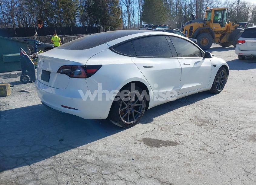 Photo 4 of 2022 Tesla Model 3 REAR-WHEEL DRIVE (VIN 5YJ3E1EA2NF154885)