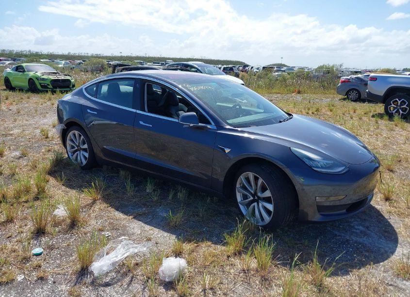 2018 Tesla Model 3 LONG RANGE/MID RANGE (VIN 5YJ3E1EA3JF024219) main photo