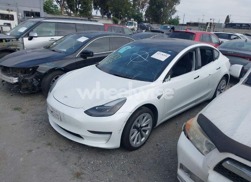 Photo 2 of 2022 Tesla Model 3 REAR-WHEEL DRIVE (VIN 5YJ3E1EA3NF142759)