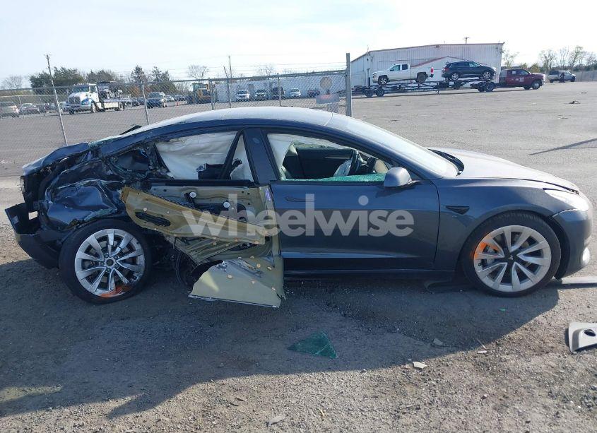 Photo 13 of 2022 Tesla Model 3 REAR-WHEEL DRIVE (VIN 5YJ3E1EA3NF186373)