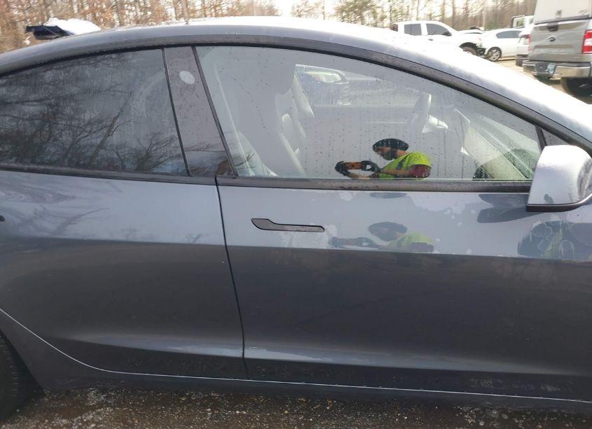 Photo 12 of 2022 Tesla Model 3 REAR-WHEEL DRIVE (VIN 5YJ3E1EA3NF370650)