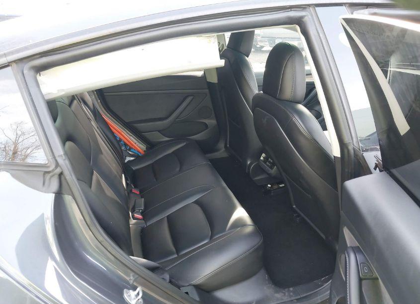 Photo 8 of 2022 Tesla Model 3 REAR-WHEEL DRIVE (VIN 5YJ3E1EA3NF370650)