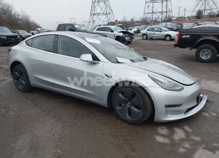 2018 Tesla Model 3 LONG RANGE/MID RANGE (VIN 5YJ3E1EA4JF019143) main photo
