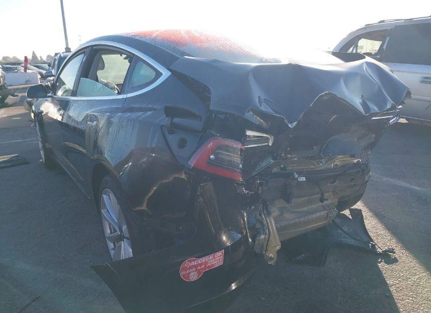 Photo 3 of 2018 Tesla Model 3 LONG RANGE/MID RANGE (VIN 5YJ3E1EA4JF036198)