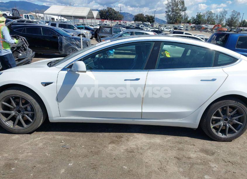 Photo 15 of 2020 Tesla Model 3 STANDARD RANGE PLUS REAR-WHEEL DRIVE/STANDARD RANGE REAR-WHEEL DRIVE (VIN 5YJ3E1EA4LF644967)