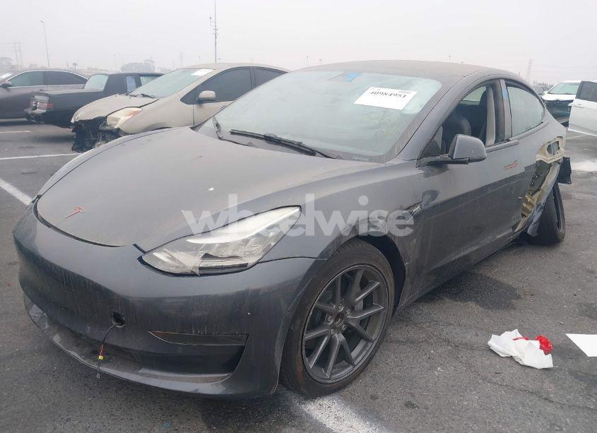Photo 2 of 2022 Tesla Model 3 REAR-WHEEL DRIVE (VIN 5YJ3E1EA4NF210499)