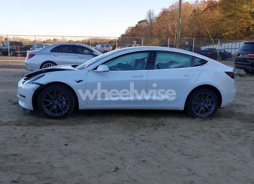 Photo 14 of 2020 Tesla Model 3 STANDARD RANGE PLUS REAR-WHEEL DRIVE/STANDARD RANGE REAR-WHEEL DRIVE (VIN 5YJ3E1EA5LF612772)