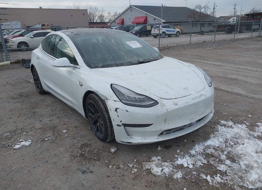 2020 Tesla Model 3 STANDARD RANGE PLUS REAR-WHEEL DRIVE/STANDARD RANGE REAR-WHEEL DRIVE (VIN 5YJ3E1EA5LF745371) main photo