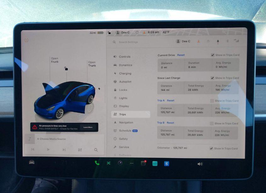 Photo 7 of 2022 Tesla Model 3 REAR-WHEEL DRIVE (VIN 5YJ3E1EA5NF188397)