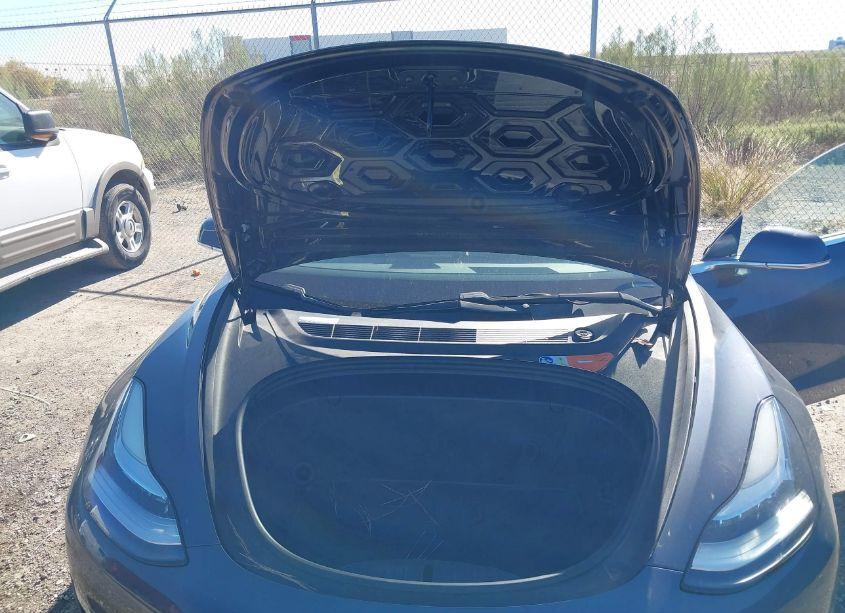 Photo 10 of 2018 Tesla Model 3 LONG RANGE/MID RANGE (VIN 5YJ3E1EA6JF020066)