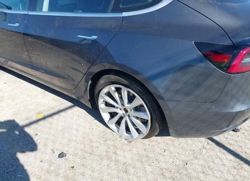 Photo 6 of 2018 Tesla Model 3 LONG RANGE/MID RANGE (VIN 5YJ3E1EA6JF020066)