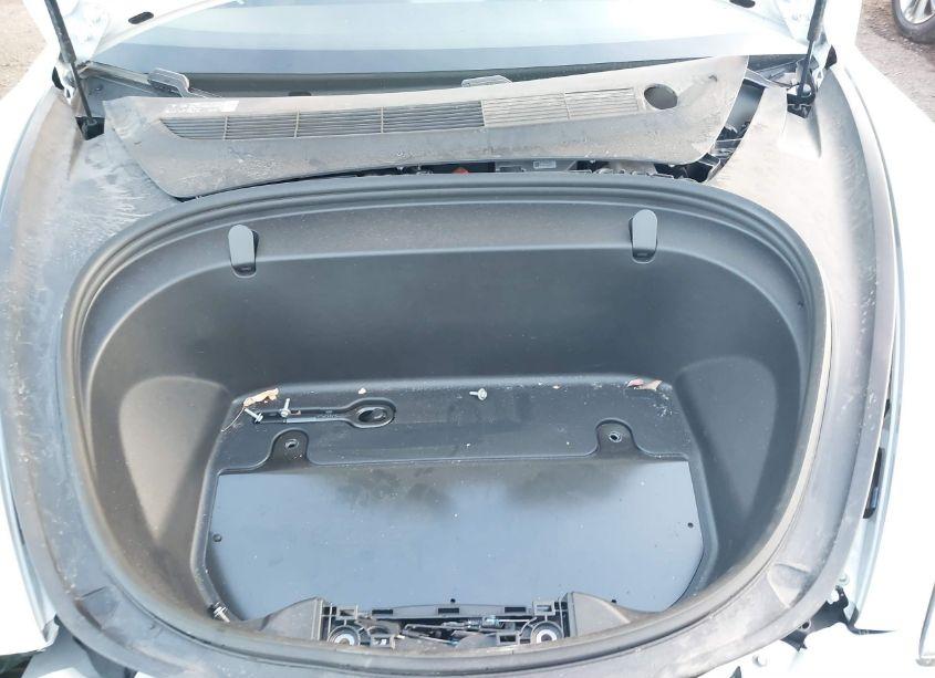 Photo 10 of 2018 Tesla Model 3 LONG RANGE/MID RANGE (VIN 5YJ3E1EA6JF044335)