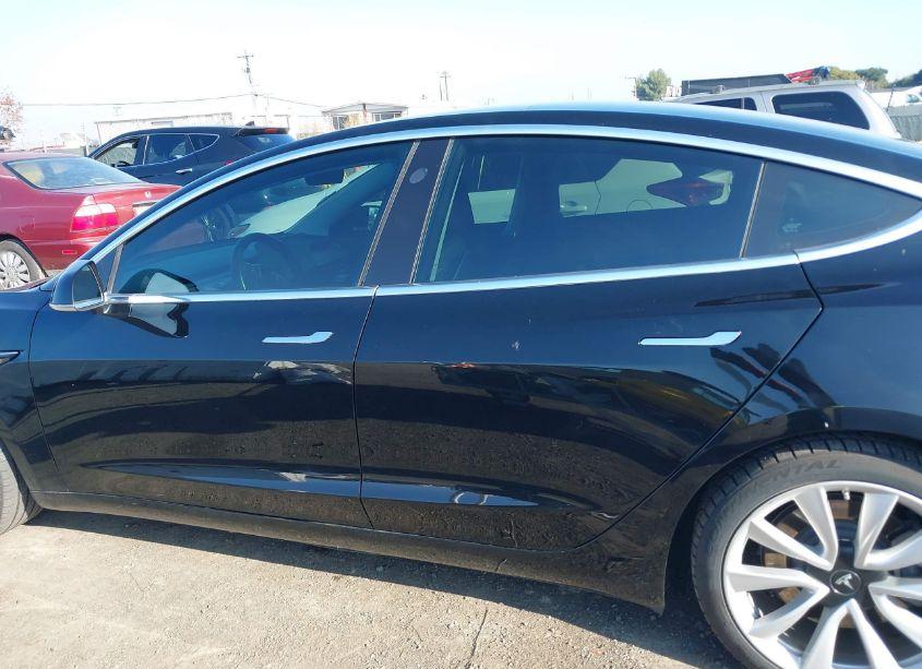 Photo 14 of 2018 Tesla Model 3 LONG RANGE/MID RANGE (VIN 5YJ3E1EA6JF046747)