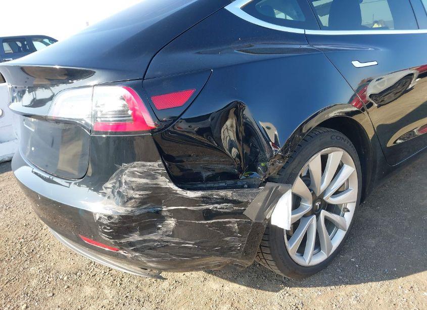 Photo 6 of 2018 Tesla Model 3 LONG RANGE/MID RANGE (VIN 5YJ3E1EA6JF046747)