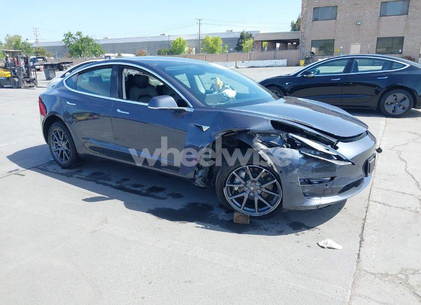 2020 Tesla Model 3 STANDARD RANGE PLUS REAR-WHEEL DRIVE/STANDARD RANGE REAR-WHEEL DRIVE (VIN 5YJ3E1EA6LF703159) main photo
