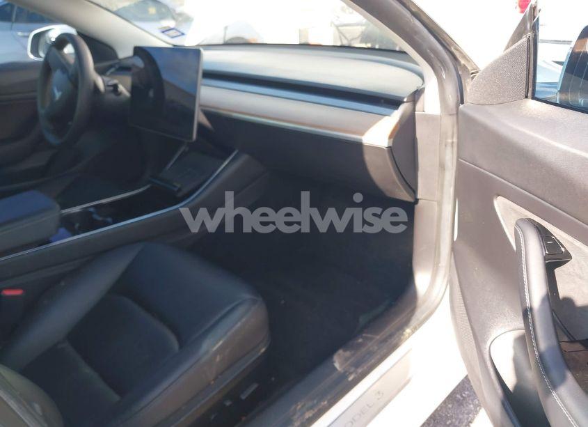 Photo 5 of 2020 Tesla Model 3 STANDARD RANGE PLUS REAR-WHEEL DRIVE/STANDARD RANGE REAR-WHEEL DRIVE (VIN 5YJ3E1EA6LF799620)