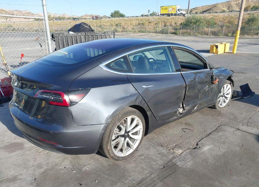 Photo 4 of 2018 Tesla Model 3 MID RANGE/LONG RANGE (VIN 5YJ3E1EA7JF007763)