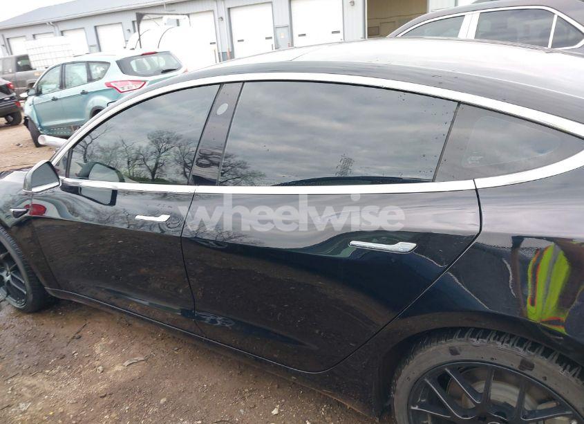 Photo 14 of 2018 Tesla Model 3 LONG RANGE/MID RANGE (VIN 5YJ3E1EA7JF035546)