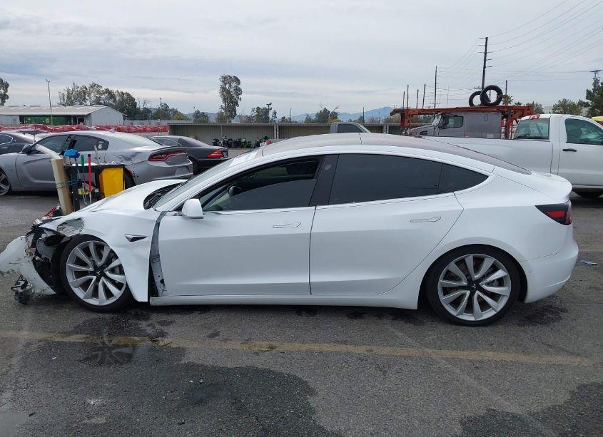 Photo 14 of 2018 Tesla Model 3 LONG RANGE/MID RANGE (VIN 5YJ3E1EA7JF047759)
