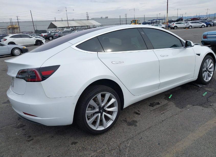Photo 4 of 2018 Tesla Model 3 LONG RANGE/MID RANGE (VIN 5YJ3E1EA7JF047759)