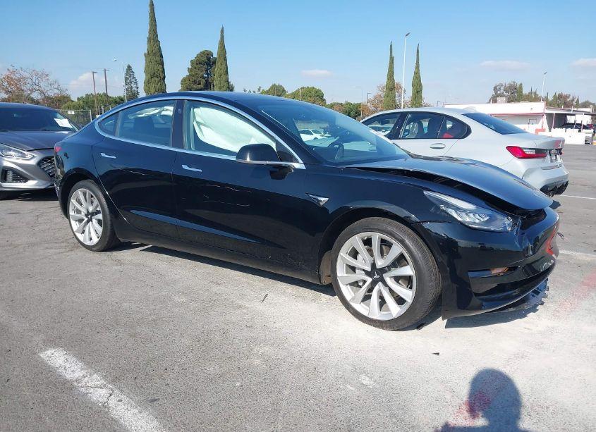 2018 Tesla Model 3 LONG RANGE/MID RANGE (VIN 5YJ3E1EA7JF176181) main photo