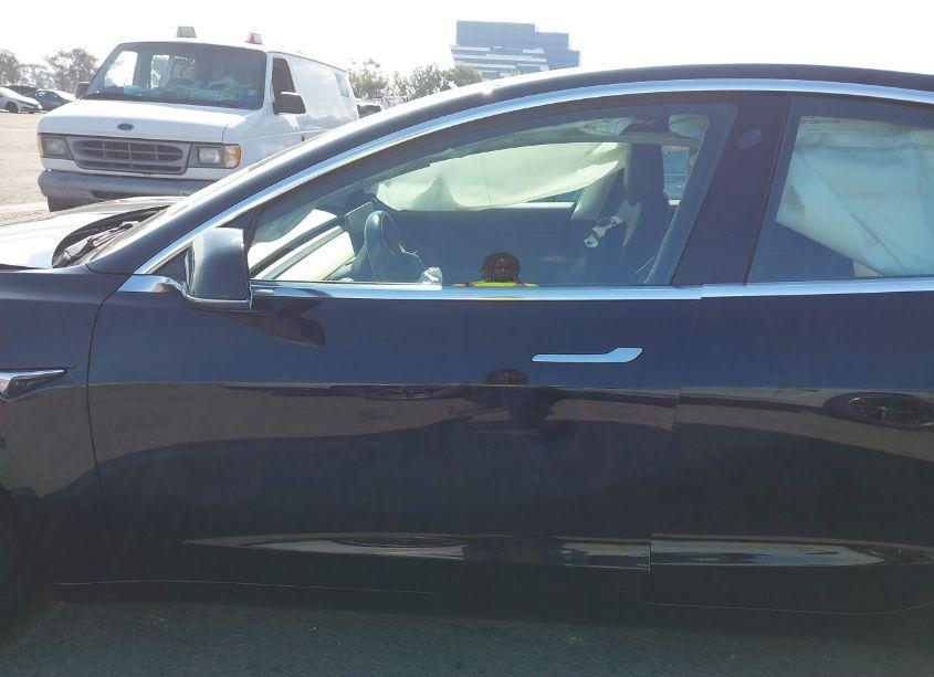 Photo 13 of 2018 Tesla Model 3 LONG RANGE/MID RANGE (VIN 5YJ3E1EA7JF176181)