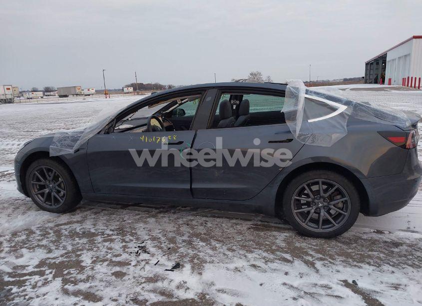 Photo 14 of 2019 Tesla Model 3 LONG RANGE/MID RANGE/STANDARD RANGE/STANDARD RANGE PLUS (VIN 5YJ3E1EA7KF410921)