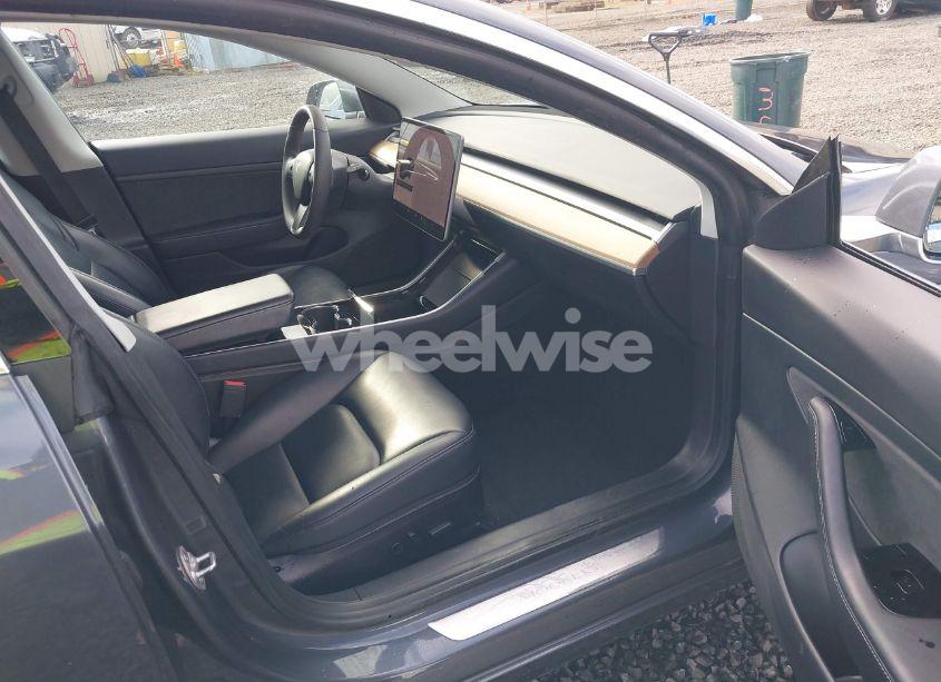 Photo 5 of 2020 Tesla Model 3 STANDARD RANGE PLUS REAR-WHEEL DRIVE/STANDARD RANGE REAR-WHEEL DRIVE (VIN 5YJ3E1EA7LF611574)