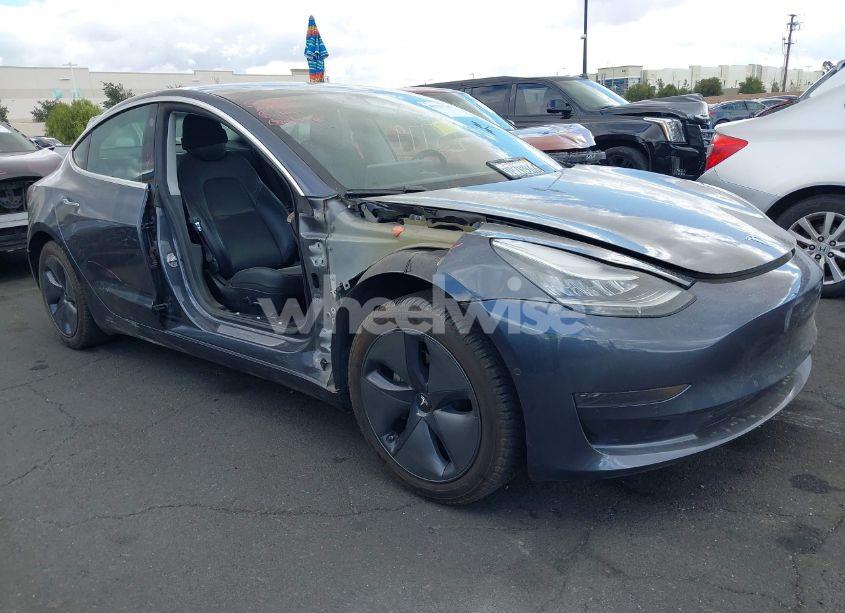 2020 Tesla Model 3 STANDARD RANGE PLUS REAR-WHEEL DRIVE/STANDARD RANGE REAR-WHEEL DRIVE (VIN 5YJ3E1EA7LF630335) main photo