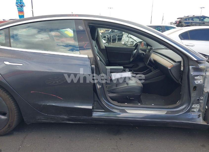 Photo 14 of 2020 Tesla Model 3 STANDARD RANGE PLUS REAR-WHEEL DRIVE/STANDARD RANGE REAR-WHEEL DRIVE (VIN 5YJ3E1EA7LF630335)